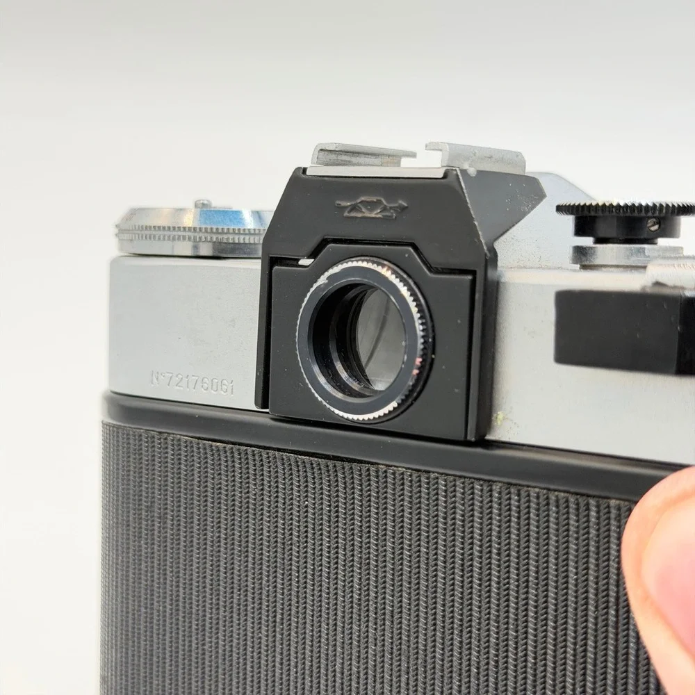 Zenit-E 35mm Film SLR Camera W/ Kennex Telephoto 135mm f2.8 Lens Vintage Silver